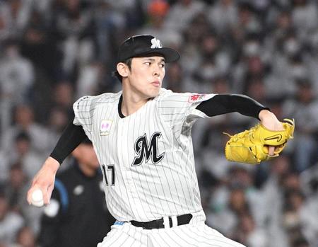 　力投する佐々木朗（撮影・佐々木彰尚）