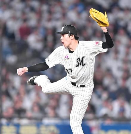 　３回、躍動感あふれる投球でソフトバンク打線を封じる佐々木朗（撮影・開出牧）