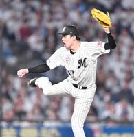 　３回、躍動感あふれる投球でソフトバンク打線を封じる佐々木朗（撮影・開出牧）