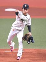 　マウンドの感触を確かめる