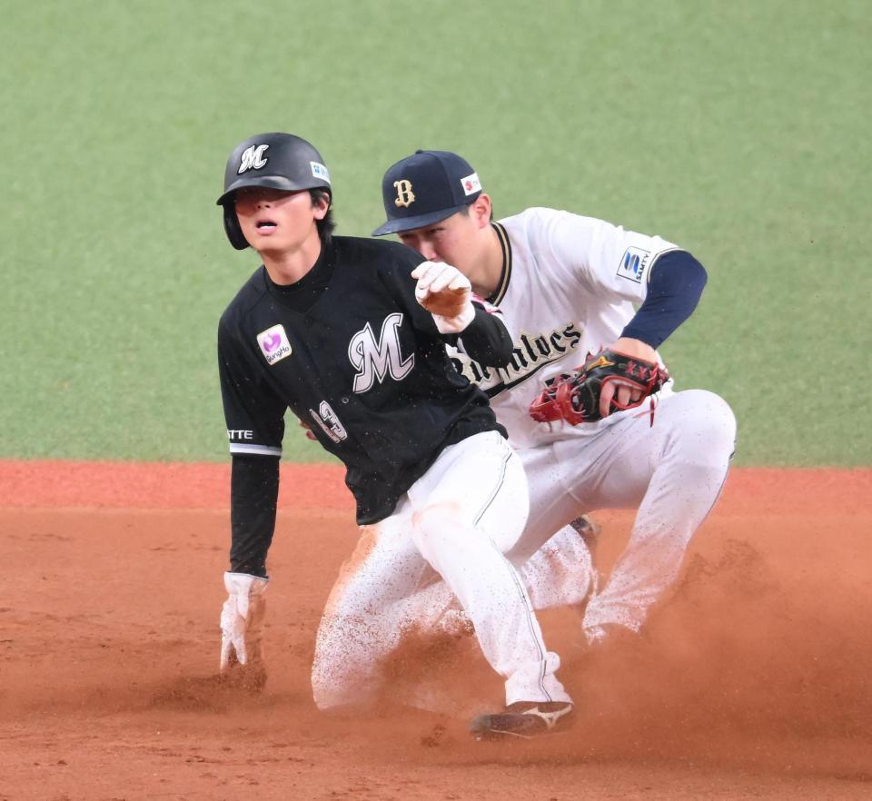 　９回、二盗を決める代走の和田（撮影・堀内翔）