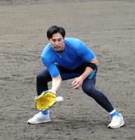 　ノックを受ける上原