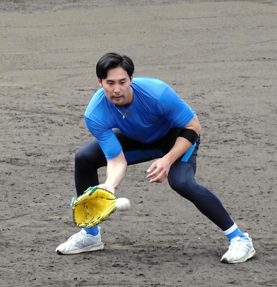 　ノックを受ける上原