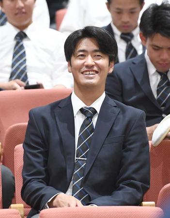 【写真】大学の後輩“恋人”を抽選で引き当てた巨人・阿部監督　思わずニヤ～リ