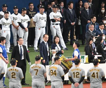 連覇逃したオリックス・中嶋監督　試合後に残した「強いに決まってるじゃないですか」