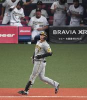 　１回、チャンスで三直に倒れた大山（撮影・北村雅宏）