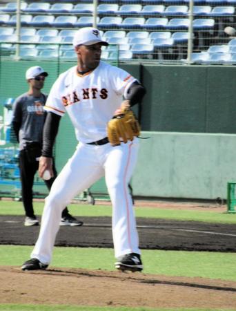 巨人育成ルシアーノ シート登板で4奪三振 阿部監督も「力は持っている」 侍相手に登板可能性も