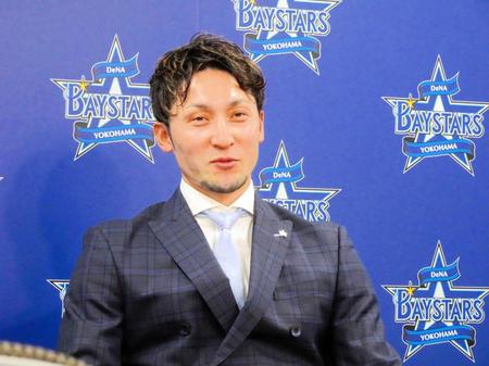 　契約更改を行った伊藤光