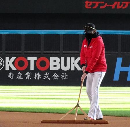 日本ハム・新庄監督　江越の三塁打に「あした、雪降ります（笑）」「期待していないと冗談は言えない」