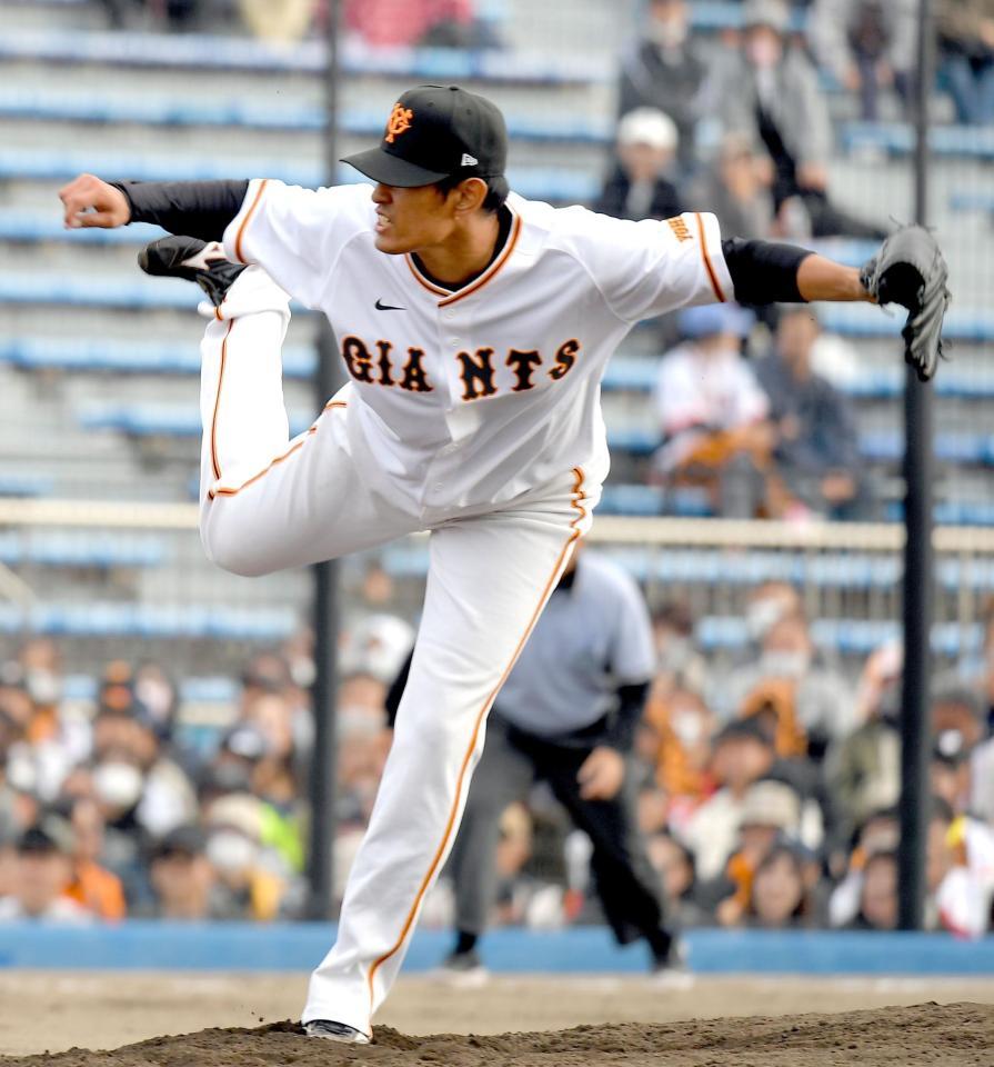 　６回に登板し、快速球を投じる井納翔一氏（撮影・佐藤厚）