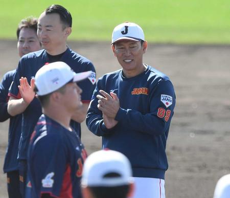 侍Ｊ・井端監督「優勝を勝ち取る」　強化合宿打ち上げ決戦の地へ　唯一ＷＢＣ組の４番・牧は不動