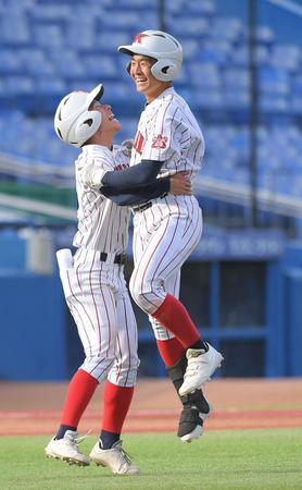 ３８年ぶり出場の豊川が逆転サヨナラ勝ちで初の４強入り　プロ注目・モイセエフが２打点　ロシア人の両親を持つ強打者「自分で決めてやろう」