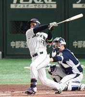 　１回、中前打を放つ森下　