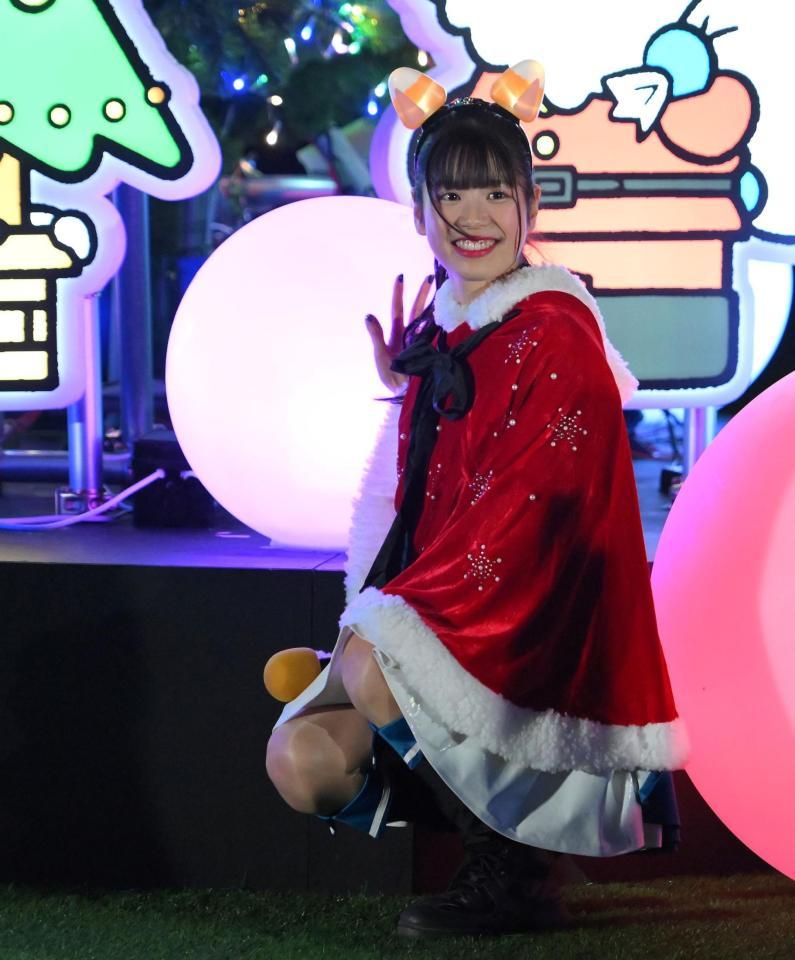 　クリスマスイルミネーション点灯式に登場したファイターズガール・滝谷美夢さん（撮影・伊藤笙子）