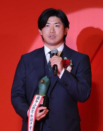 ＤｅＮＡ・今永　エースの系譜、東に託した「僕にないものをたくさん持っている」来季も太鼓判