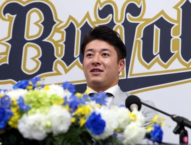 オリックス トレード移籍の吉田輝星が入団会見で笑顔「気持ちの整理が