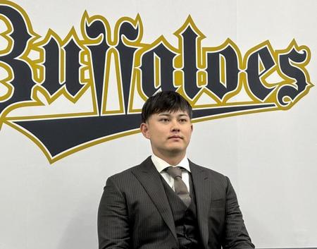 オリックスの野口は１０００万増の２５００万円でサイン　オフは森と自主トレへ「盗めるところは盗みたい」