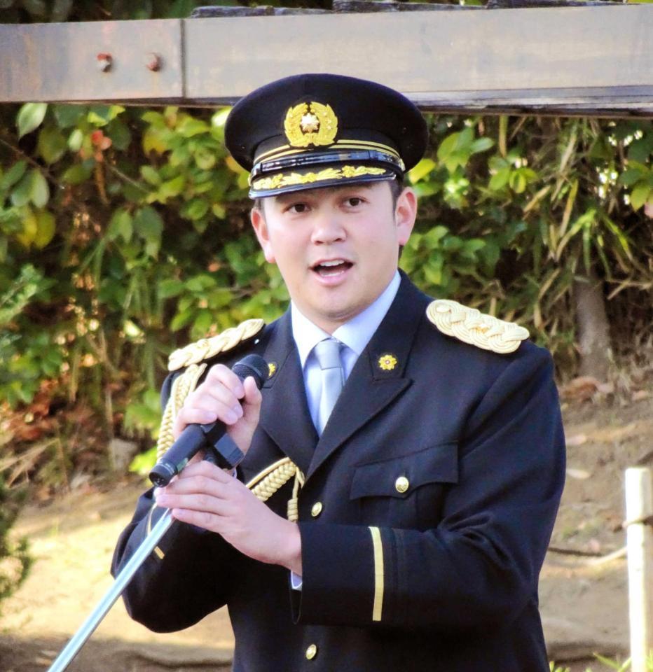 　神奈川県警・厚木警察署一日署長を務めた山崎