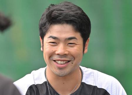 ソフトバンク・近藤が５・５億プラス出来高で更改　移籍１年目で二冠王「ここ３年長打率を意識したのが形になった」