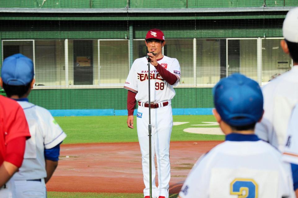 　野球教室を行った今江監督