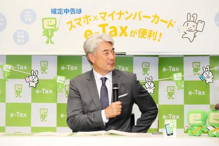 ロッテ・吉井監督　地元和歌山で確定申告ＰＲイベントに出席　スマホでできる「ｅ-Ｔａｘ」に「簡単でした！」