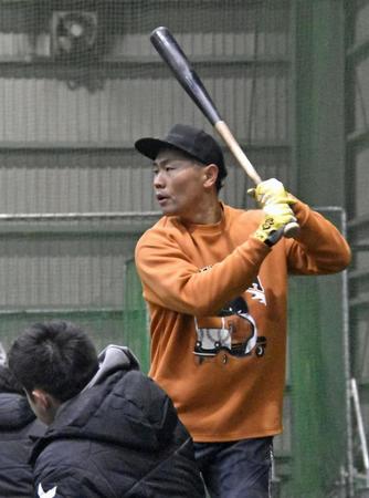 ソフトバンク中村晃　外野も準備万端　４年連続ＧＧ賞一塁手も山川加入に「試合に出られるところで」