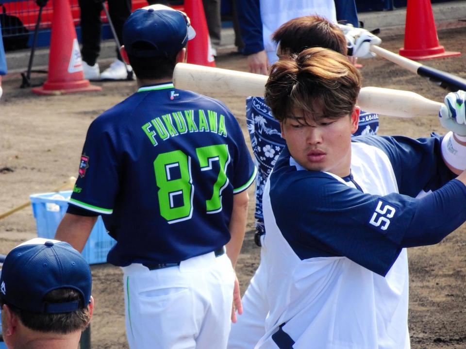 ヤクルト・村上宗隆 24歳の誕生日に10柵越えでどよめきと拍手 特殊