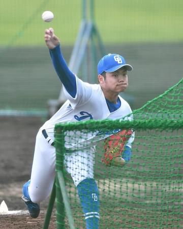 中日　根尾がフリー打撃登板でまさかの“大暴投”　防球ネット気にしてかボールが上ずるも、ストレートに強さ