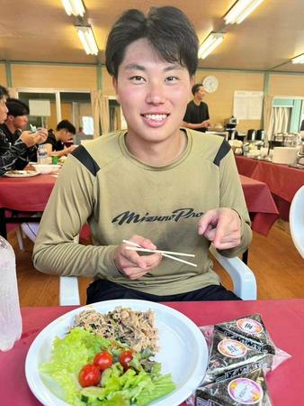 　シュガーレスに取り組んでいるという楽天・渡辺翔のランチ