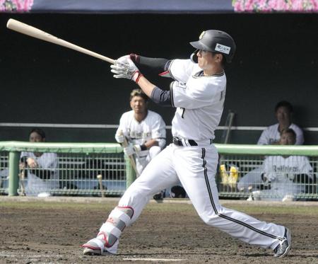 オリックス・西川　初実戦で初安打「空振りがなかったのは良かった」