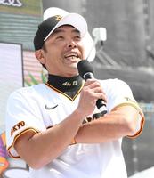 　トークショーを行った阿部監督（撮影・佐藤厚）