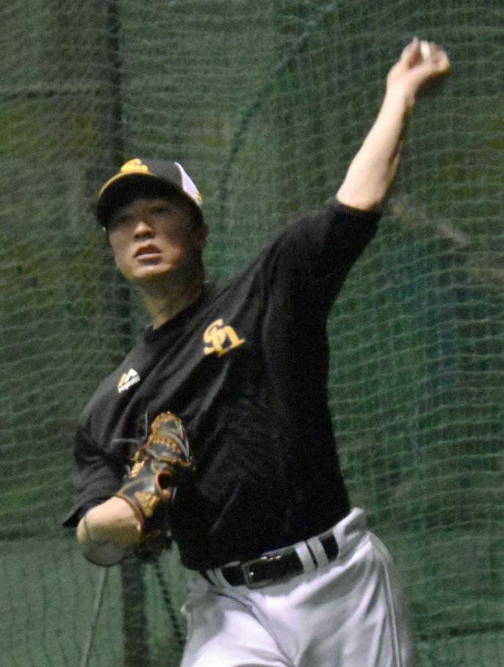 　キャッチボールする和田