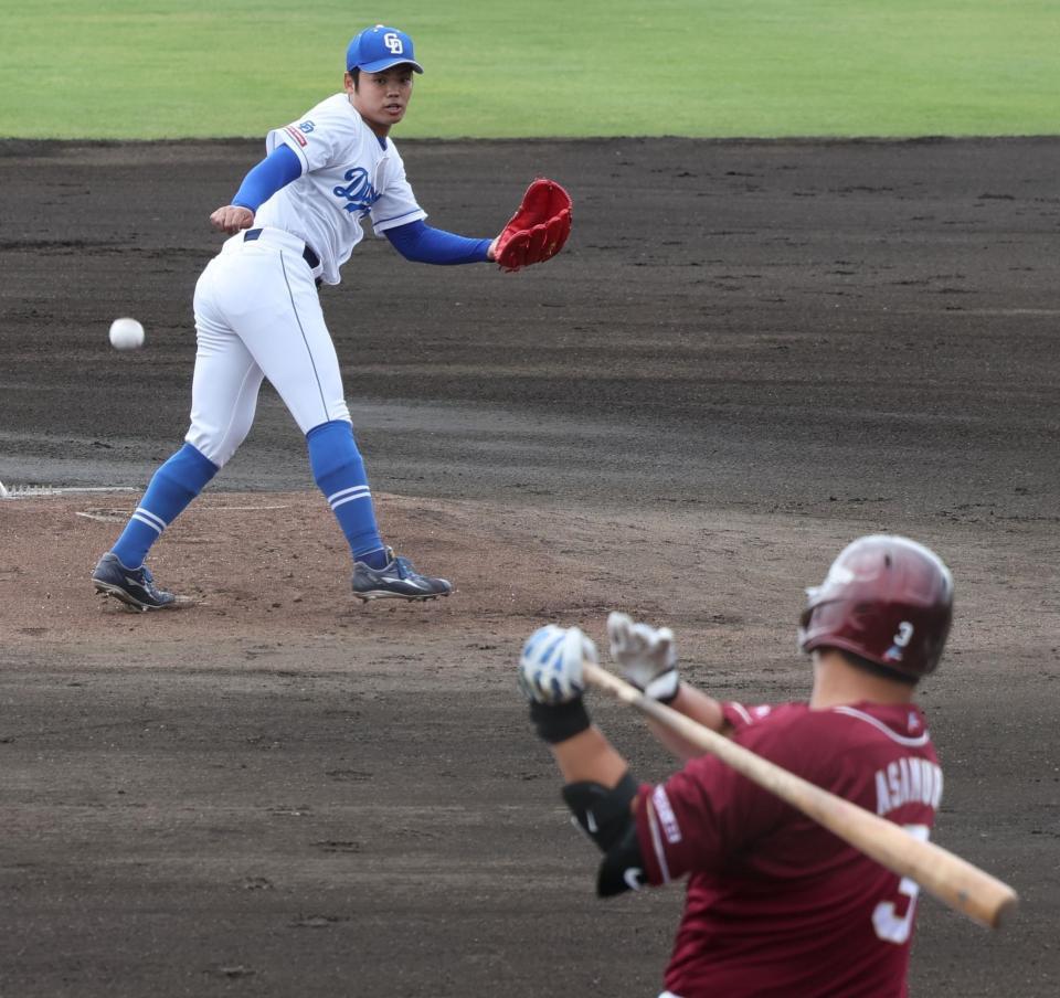 　１回、浅村に中前適時打を浴びる根尾（撮影・金田祐二）