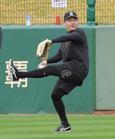 巨人・丸　右脇腹痛で別メニュー調整　３月の台湾遠征は残留へ