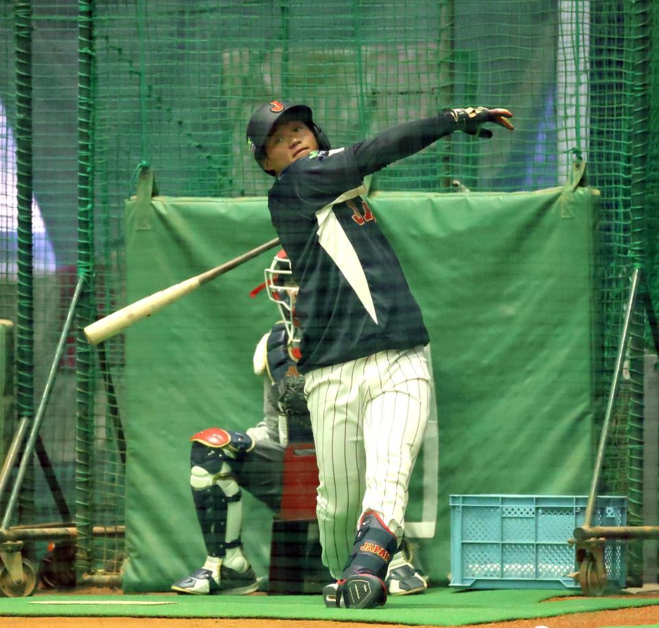 　打撃練習する森下（撮影・山口登）