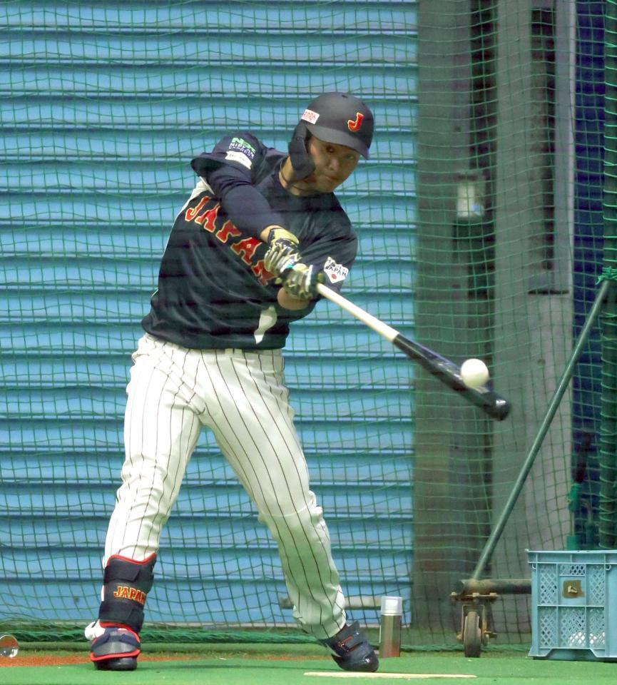 　打撃練習する田村（撮影・山口登）