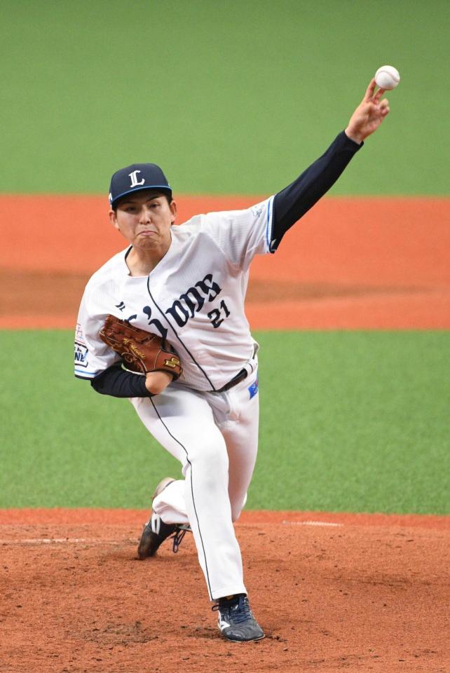 　中日打線相手に力投する先発の武内（撮影・佐々木彰尚）