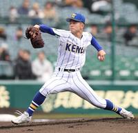 　先発し力投する高崎健康福祉大高崎・佐藤龍月（撮影・石井剣太郎）
