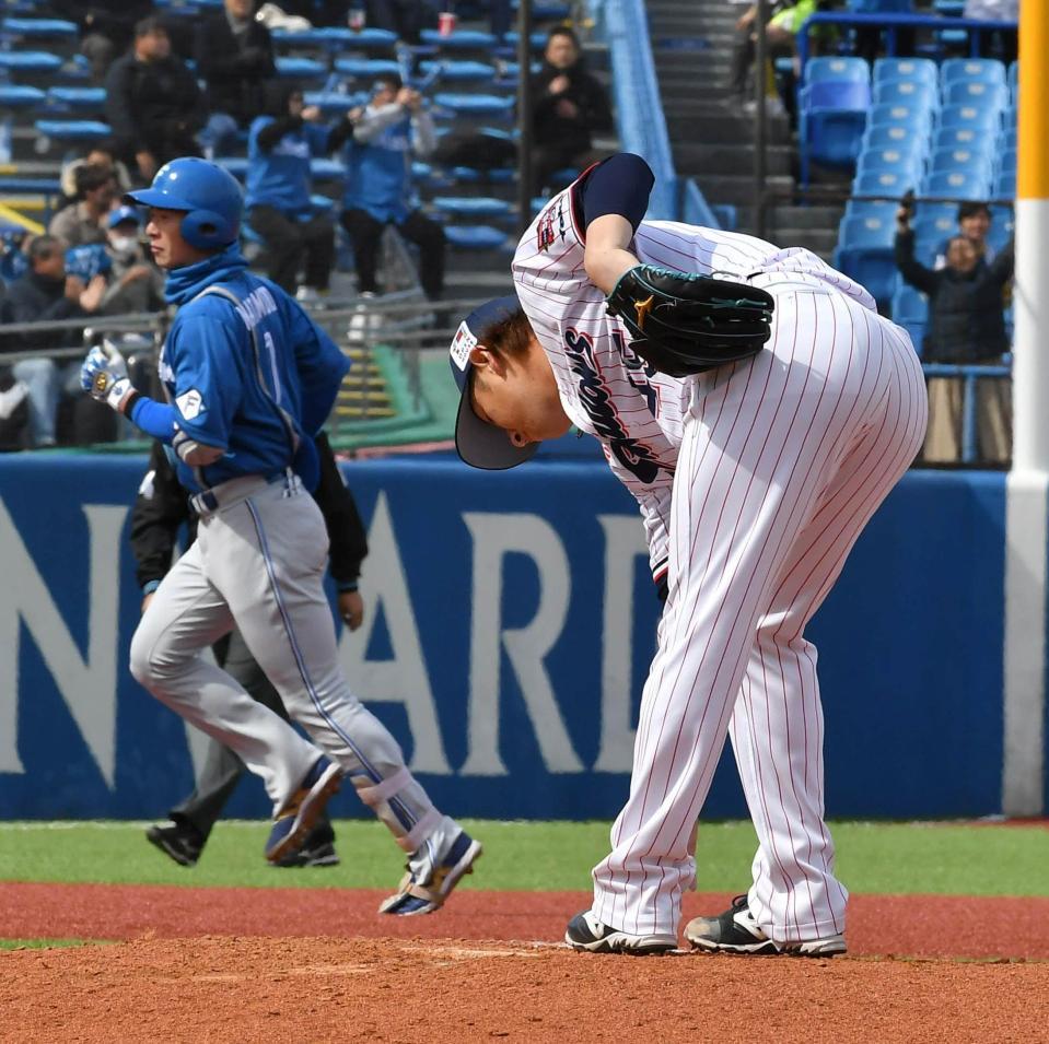 　３回、水野に左越え２点本塁打を打たれた小沢（撮影・持木克友）