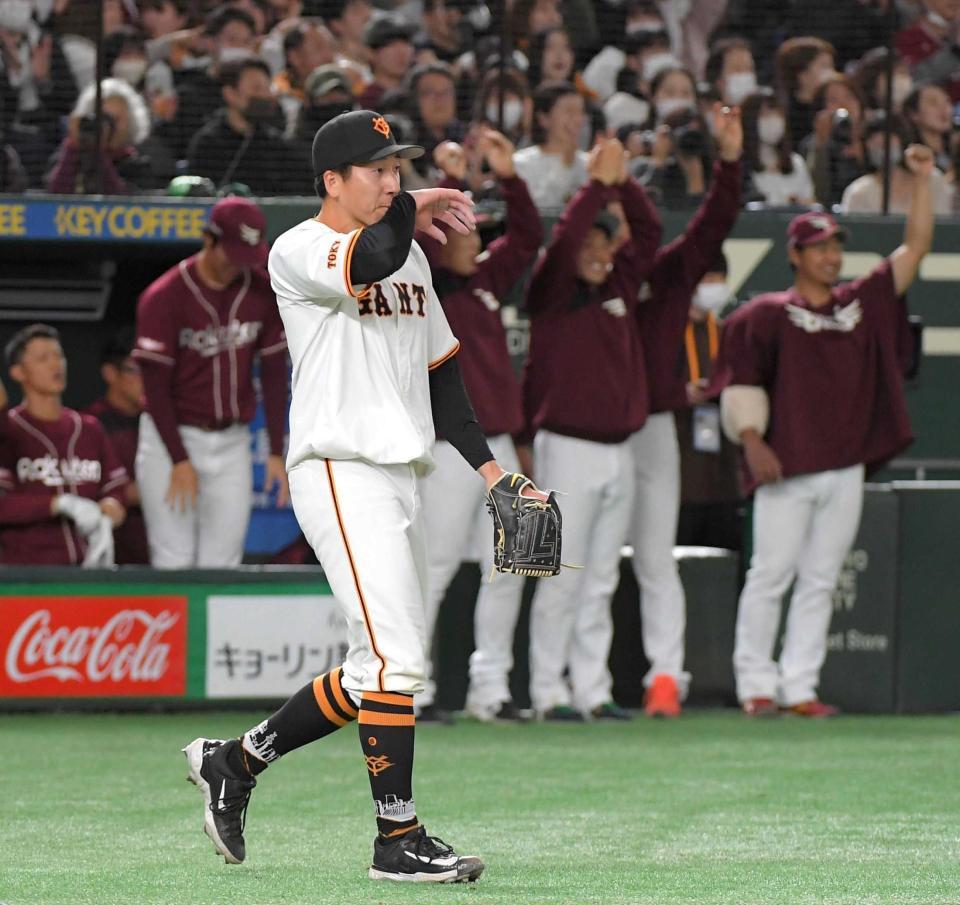 　９回、大勢は島内に同点適時打を打たれる（撮影・佐藤厚）