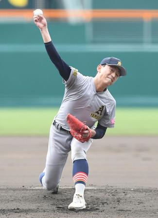 　先発し力投する青森山田・桜田（撮影・石井剣太郎）