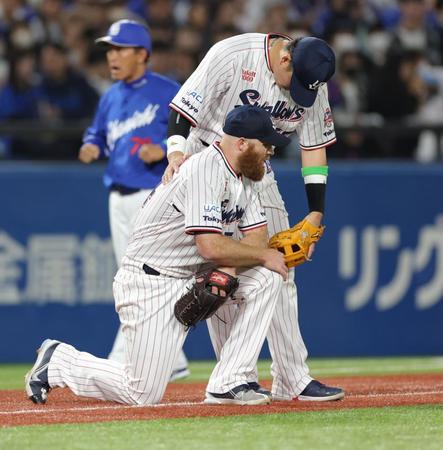 【写真】山田だけじゃない　受難のヤクルト　サイスニードが右足首に打球直撃