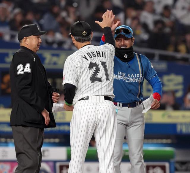 野球監督の『365日』　全6巻　たっちゃん 日本ハム】新庄監督、本拠地開幕戦でも楽天今江監督と