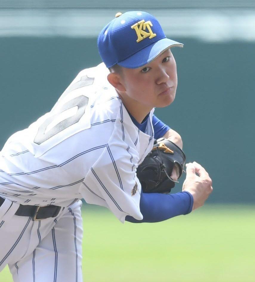 　先発し力投する高崎健康福祉大高崎・石垣元気（撮影・石井剣太郎）