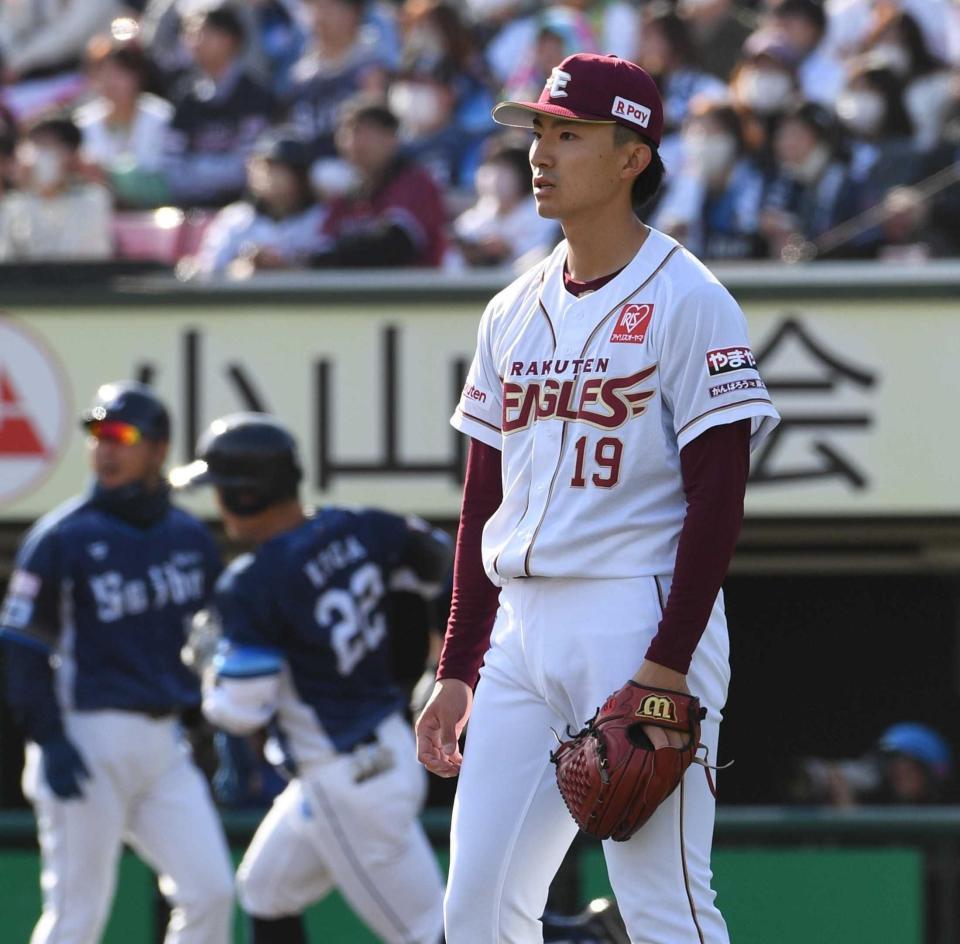 　４回、古賀にソロを浴びた荘司（撮影・佐々木彰尚）