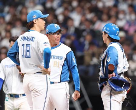 日本ハム・山崎福也は７回途中３失点　移籍初登板で白星ならず