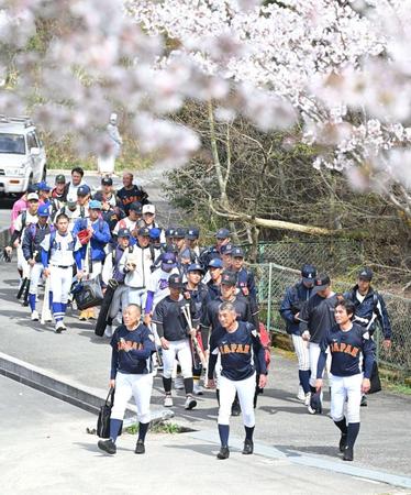 　Ｕ１８日本代表候補強化合宿に参加する選手ら（撮影・石井剣太郎）