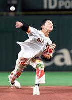 　始球式で１２５キロをマークしたＪＯ１・川西拓実（撮影・佐藤厚）