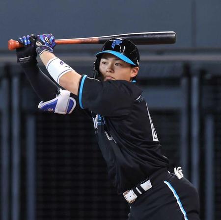 　２回、左前打を放つ田宮（撮影・中島達哉）