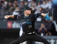 　６回、登板した生田目（撮影・中島達哉）